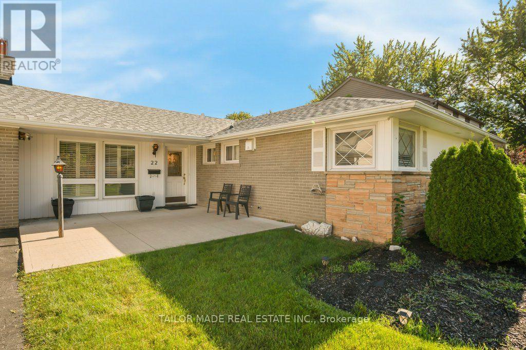 22 GREYSTONE CRESCENT, Brampton (Brampton South) — photo 2