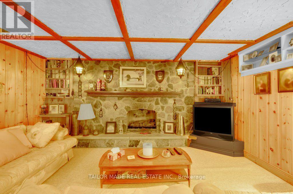 22 GREYSTONE CRESCENT - 22