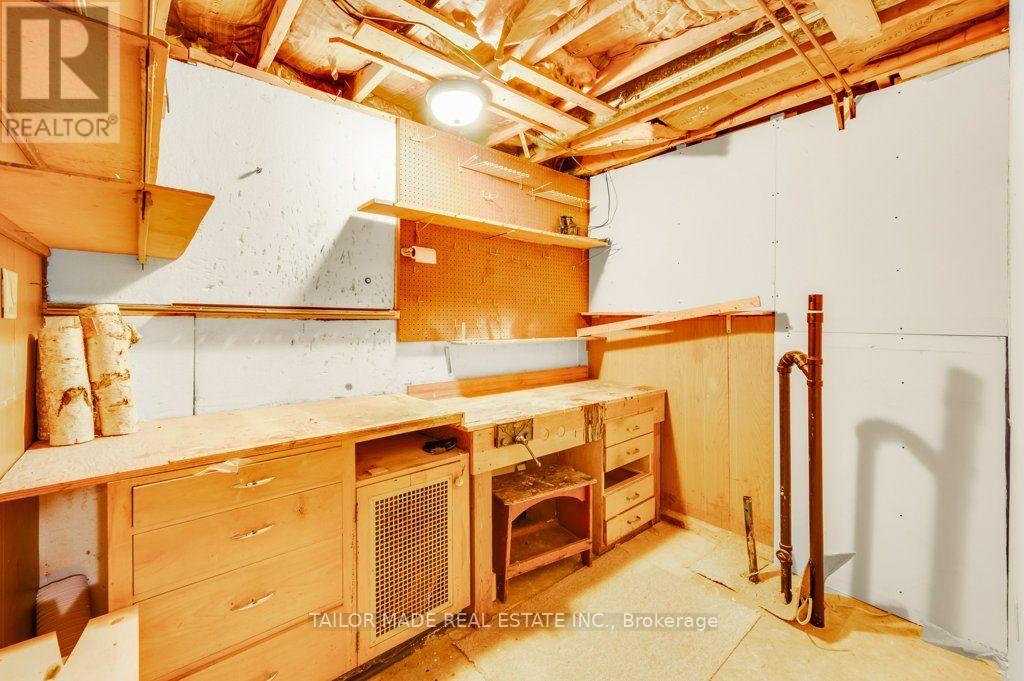 22 GREYSTONE CRESCENT - 27