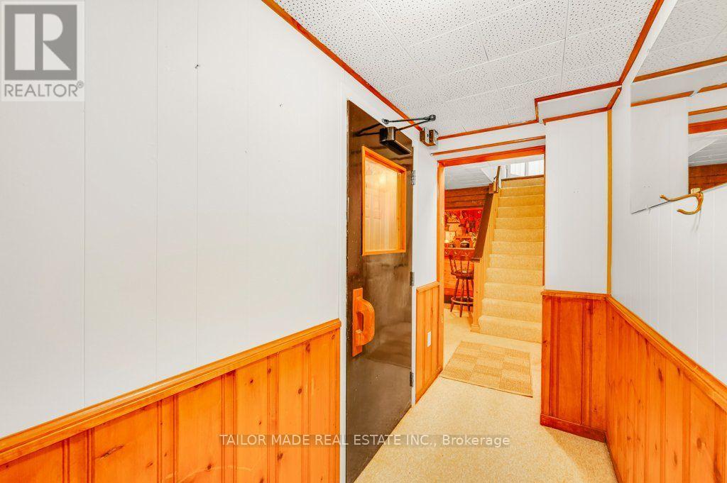 22 GREYSTONE CRESCENT - 31