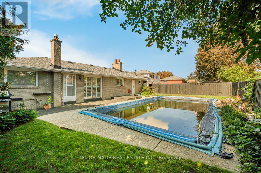 22 GREYSTONE CRESCENT - 33