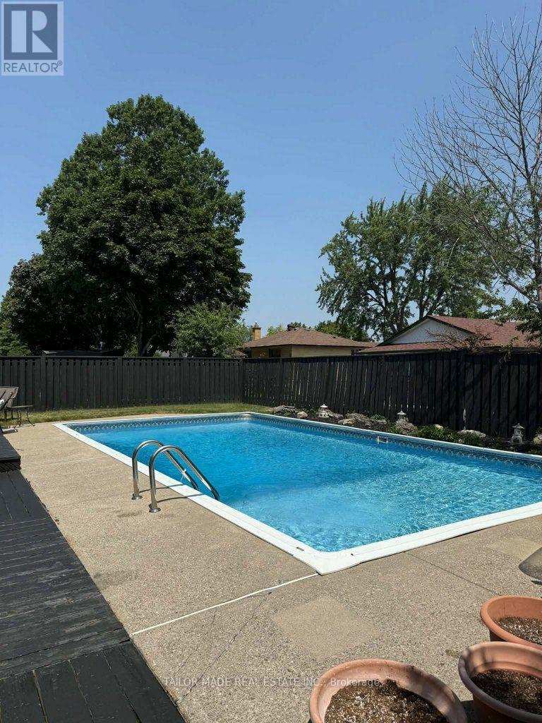 22 GREYSTONE CRESCENT - 35