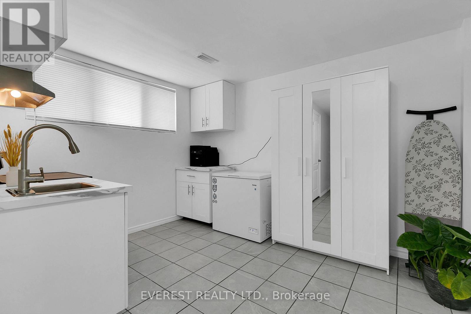 3992 LONGFELLOW AVENUE - 25