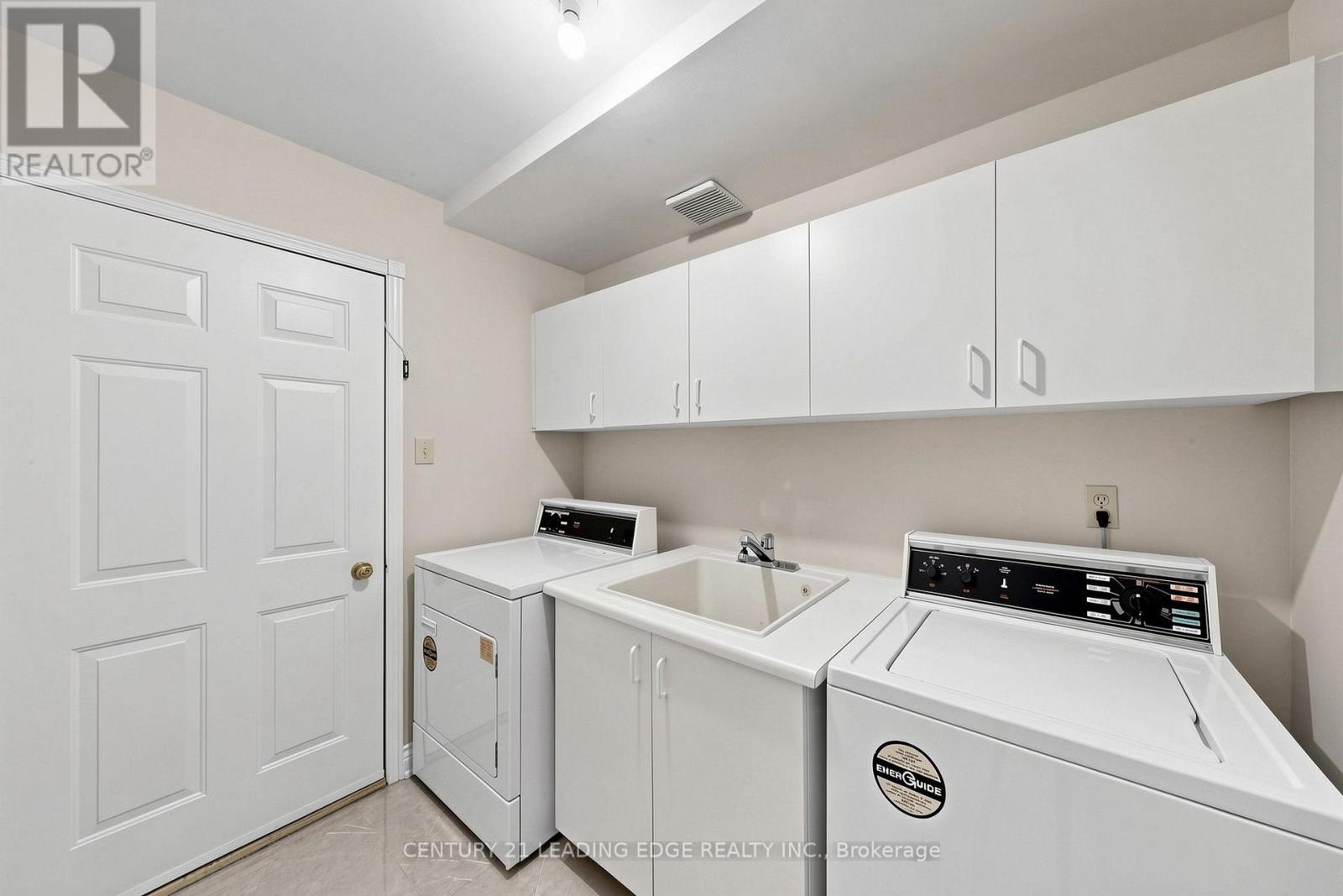 92 ERICKSON DRIVE - Image 30