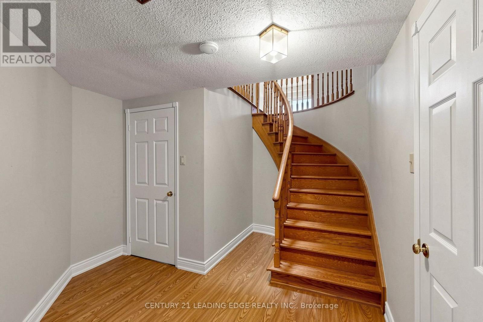 92 ERICKSON DRIVE - 31
