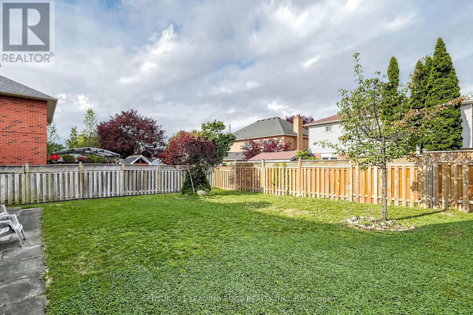 92 ERICKSON DRIVE - 37