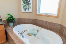 47 Raphael Street, Winnipeg, MB R3T2R4 Photo 32