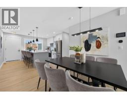4pc Bathroom - 2020 12 Avenue Sw, Calgary, AB T3C0S1 Photo 10