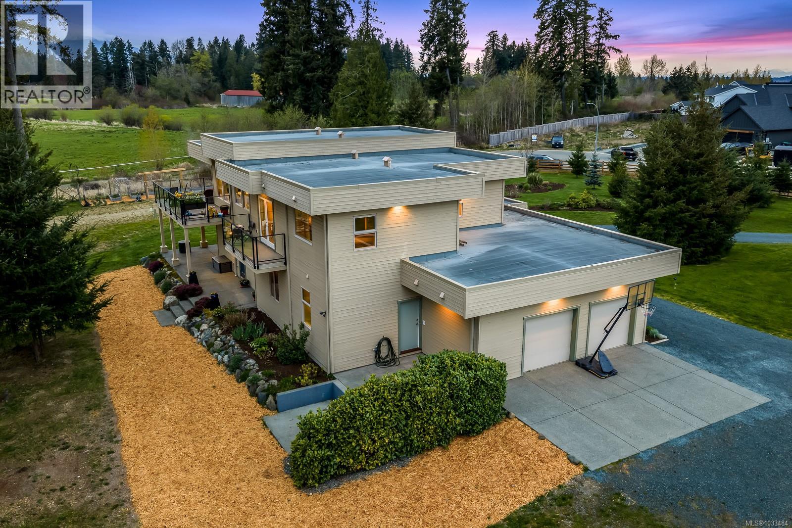 3389 Rhys Rd - 42