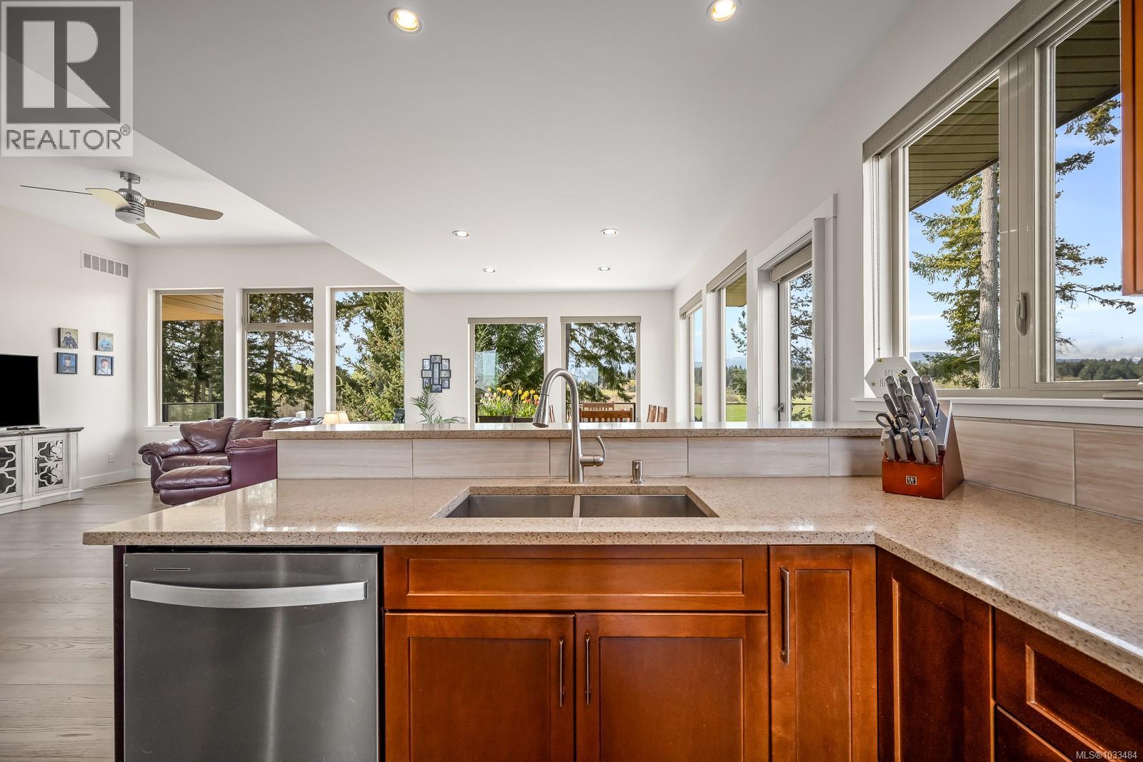 3389 Rhys Rd - 22