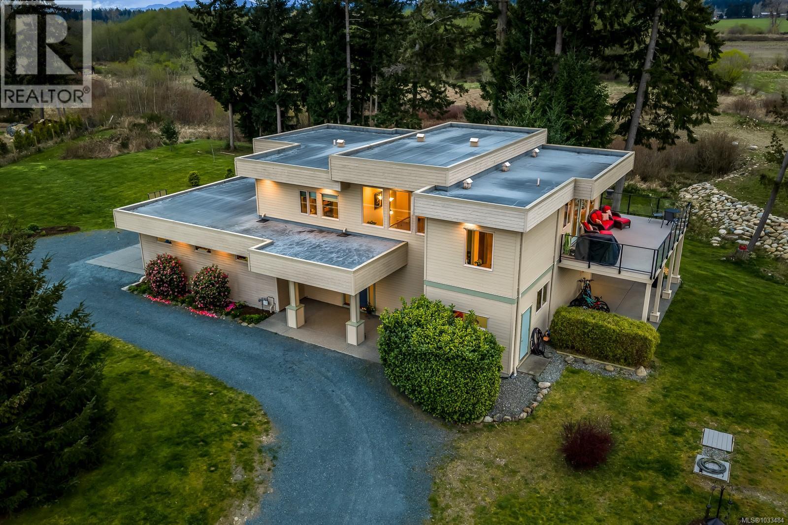 3389 Rhys Rd - 41