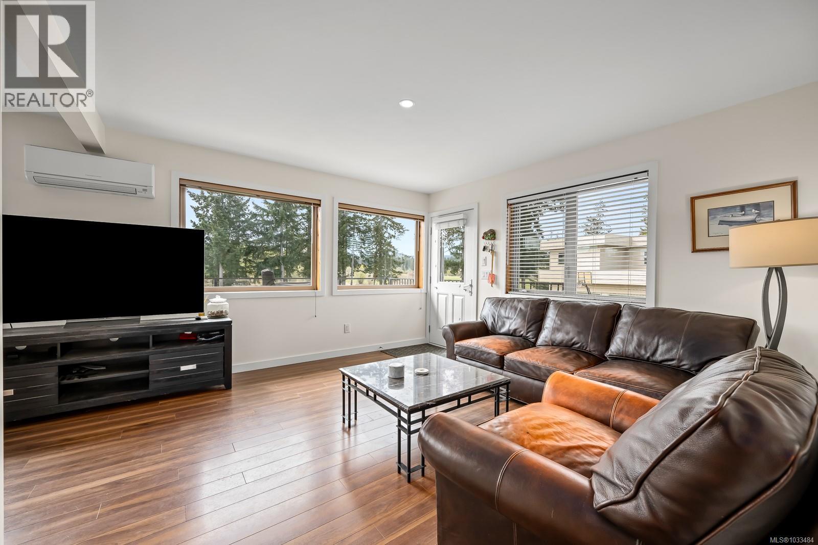 3389 Rhys Rd - 26