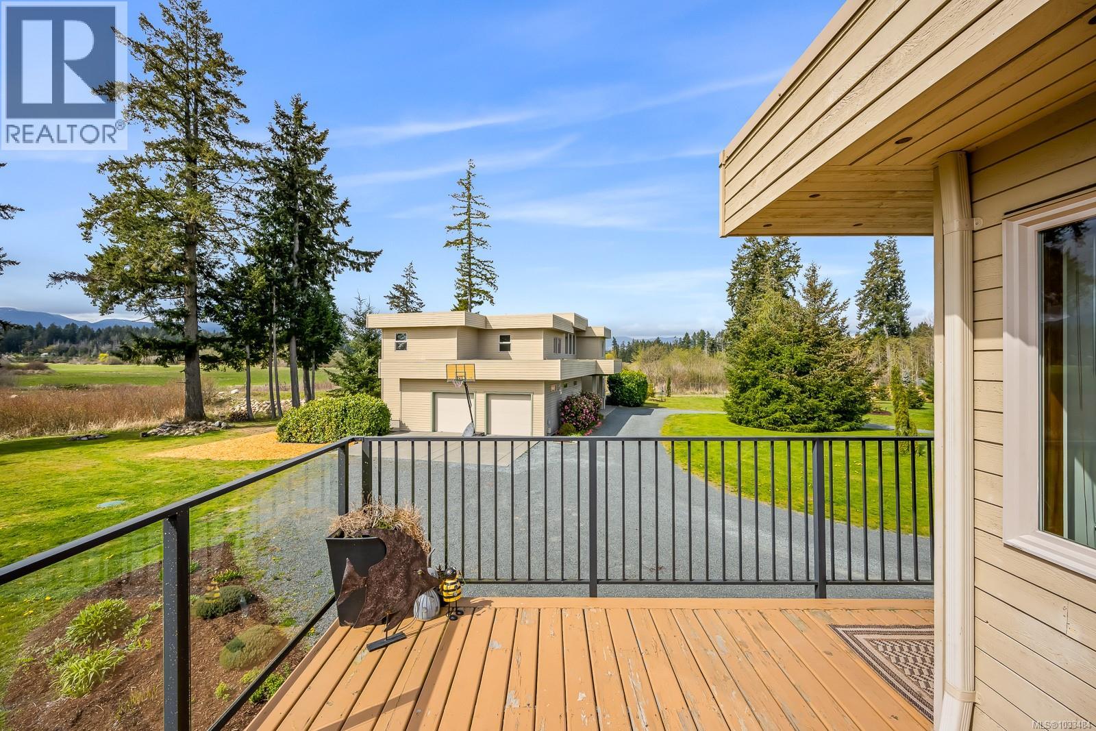 3389 Rhys Rd - 35