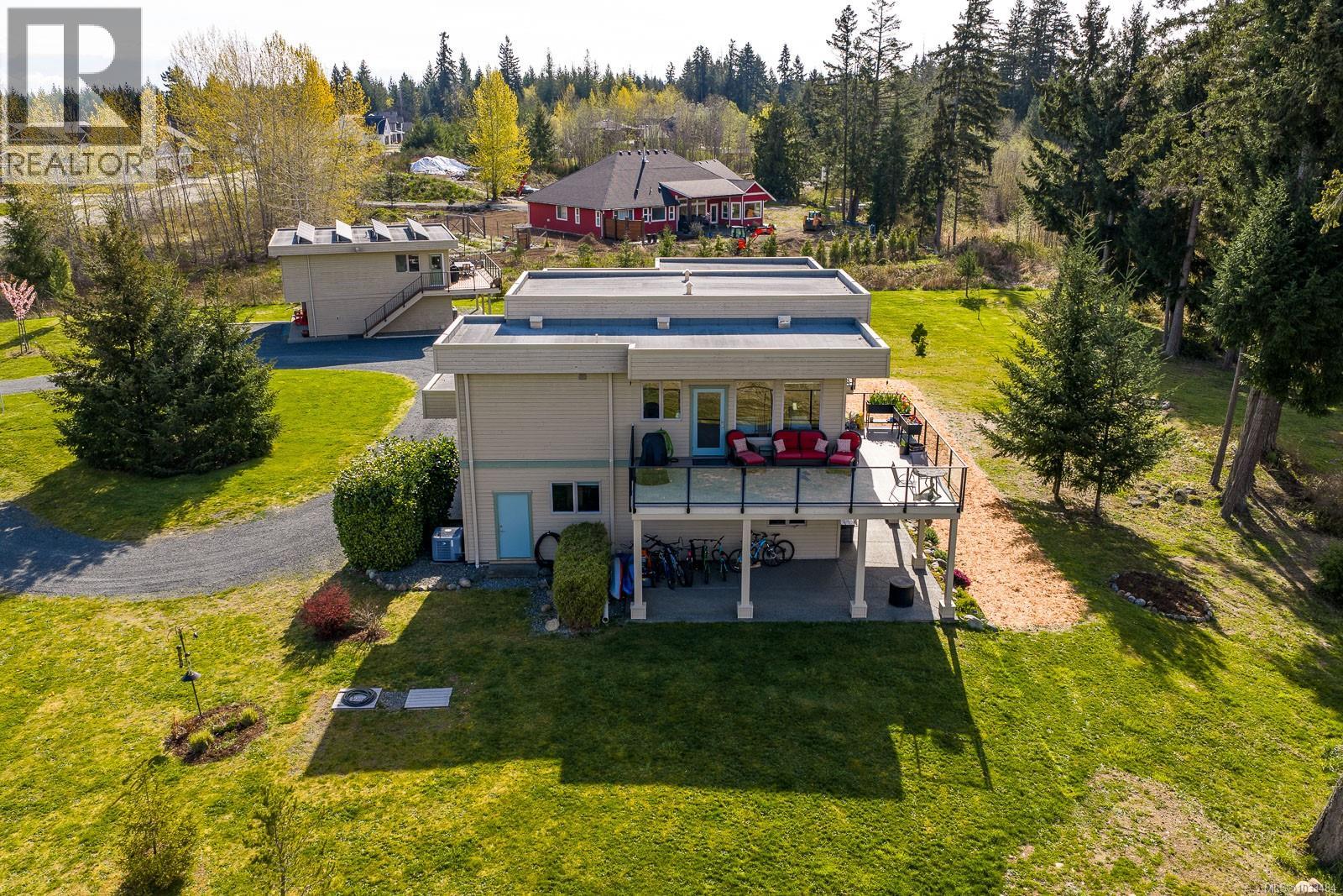 3389 Rhys Rd - Image 71