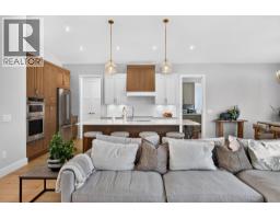 Foyer - 887 Loseth Drive, Kelowna, BC V1P0A8 Photo 13