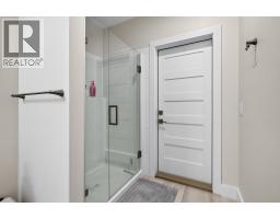 887 Loseth Drive, Kelowna, BC V1P0A8 Photo 38