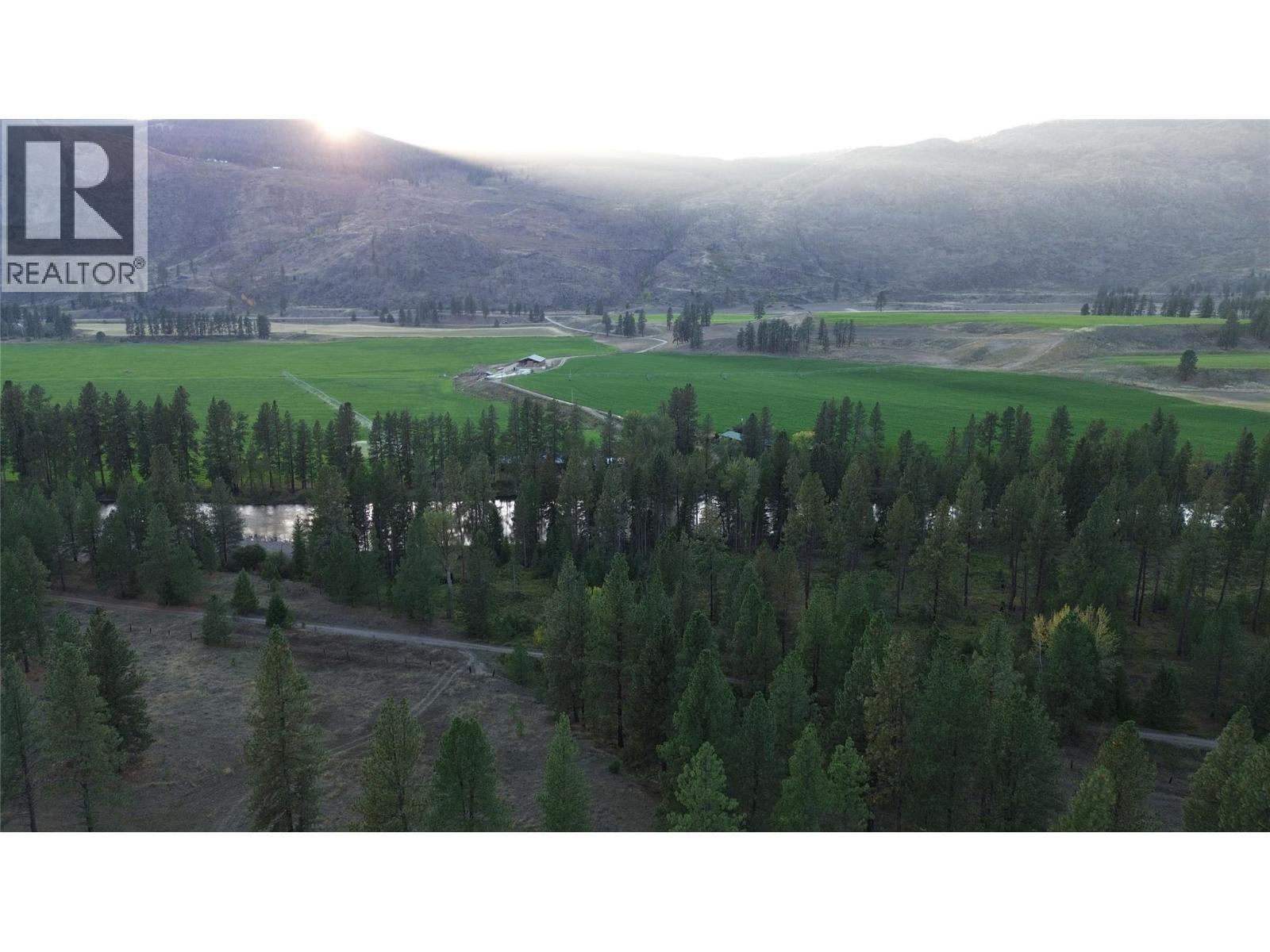 DL 1402S Kettle River E Road, Rock Creek