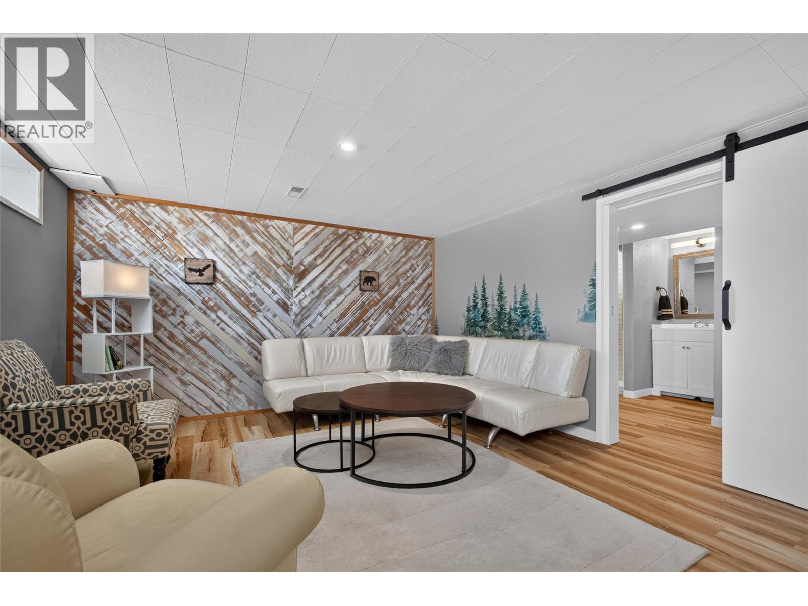 1261 Lawson Avenue, Kelowna