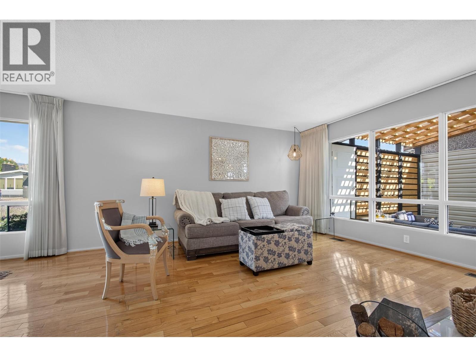 1261 Lawson Avenue, Kelowna
