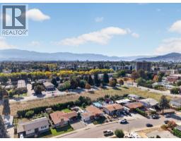 1261 Lawson Avenue, Kelowna, BC V1Y6V1 Photo 39