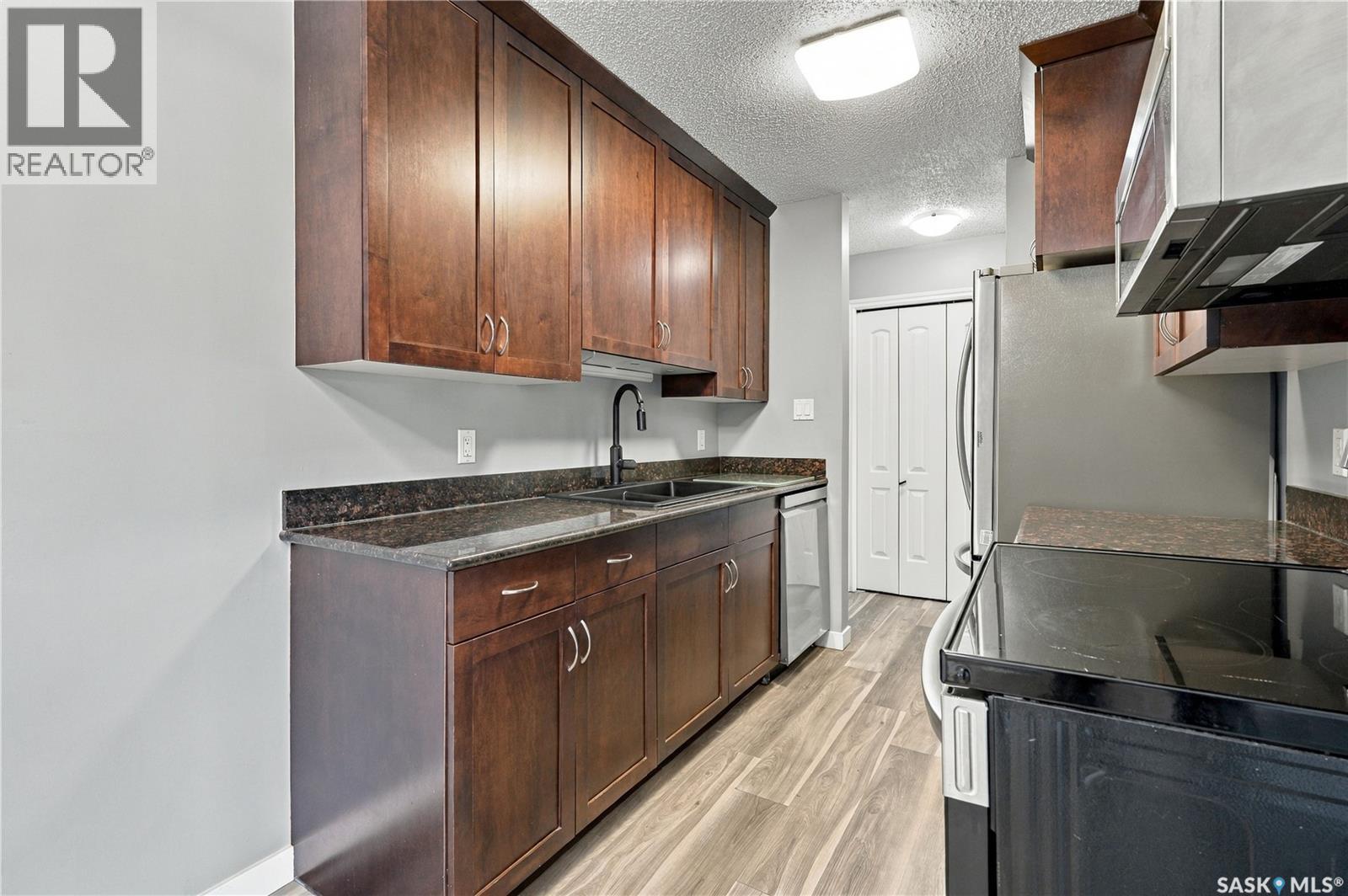 210 2233 St Henry AVENUE, Saskatoon — photo 13