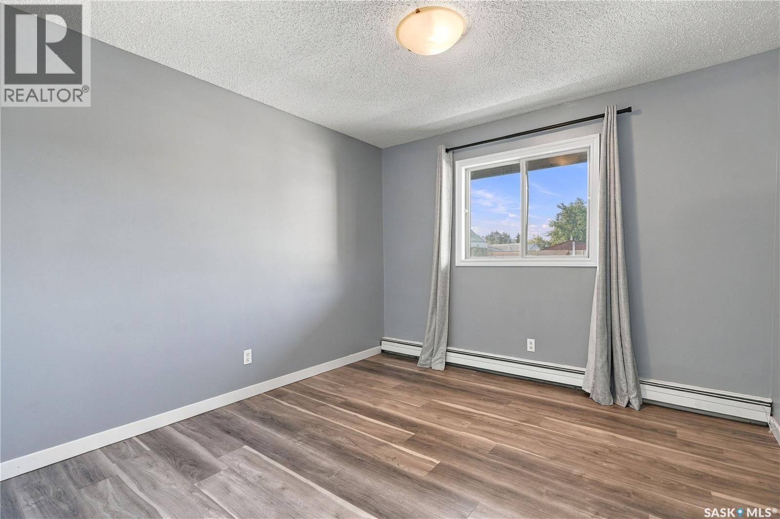 210 2233 St Henry AVENUE, Saskatoon — photo 3