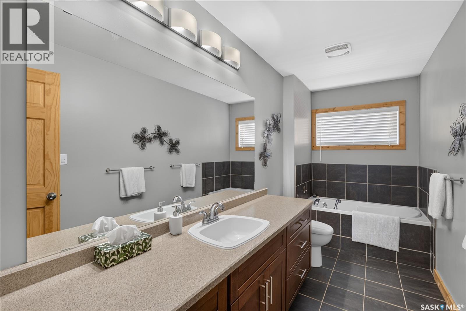 35 Lakeshore DRIVE, Invergordon Rm No. 430 — photo 22