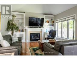 Living room - 1 - 139 Glendale Avenue, St  Catharines, ON L2T2K2 Photo 12
