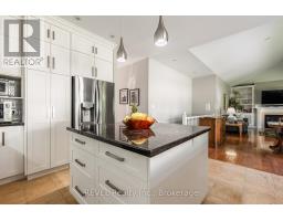 Kitchen - 1 - 139 Glendale Avenue, St  Catharines, ON L2T2K2 Photo 9