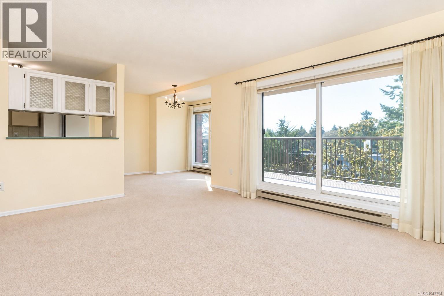404 4030 Quadra Street, Saanich