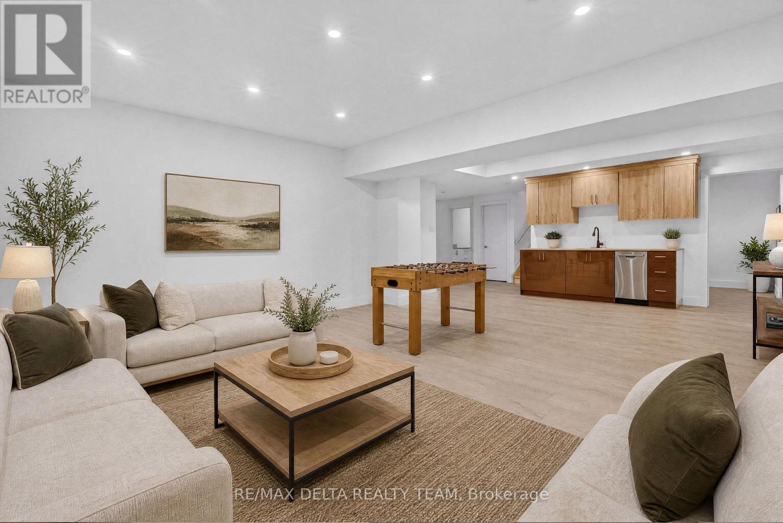 45 ST CLAIRE AVENUE - Image 31