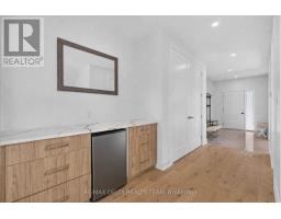 Primary Bedroom - 45 St Claire Avenue, Ottawa, ON K2G2A1 Photo 9