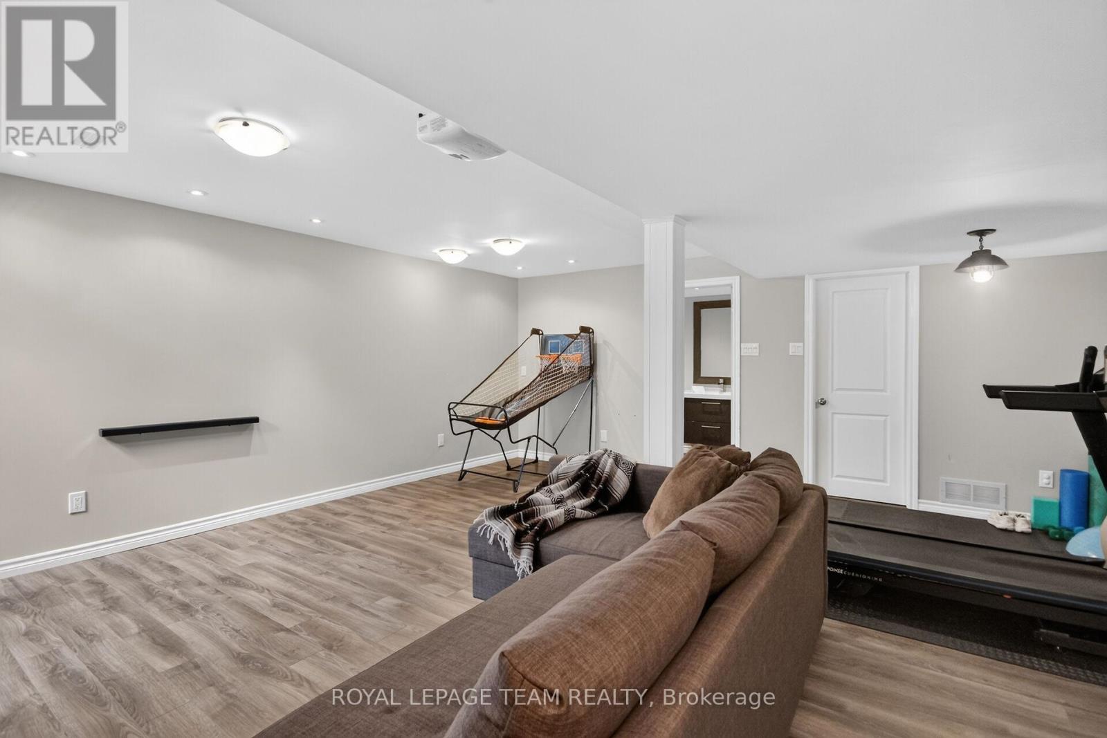 111 HAWKESWOOD DRIVE - Image 33