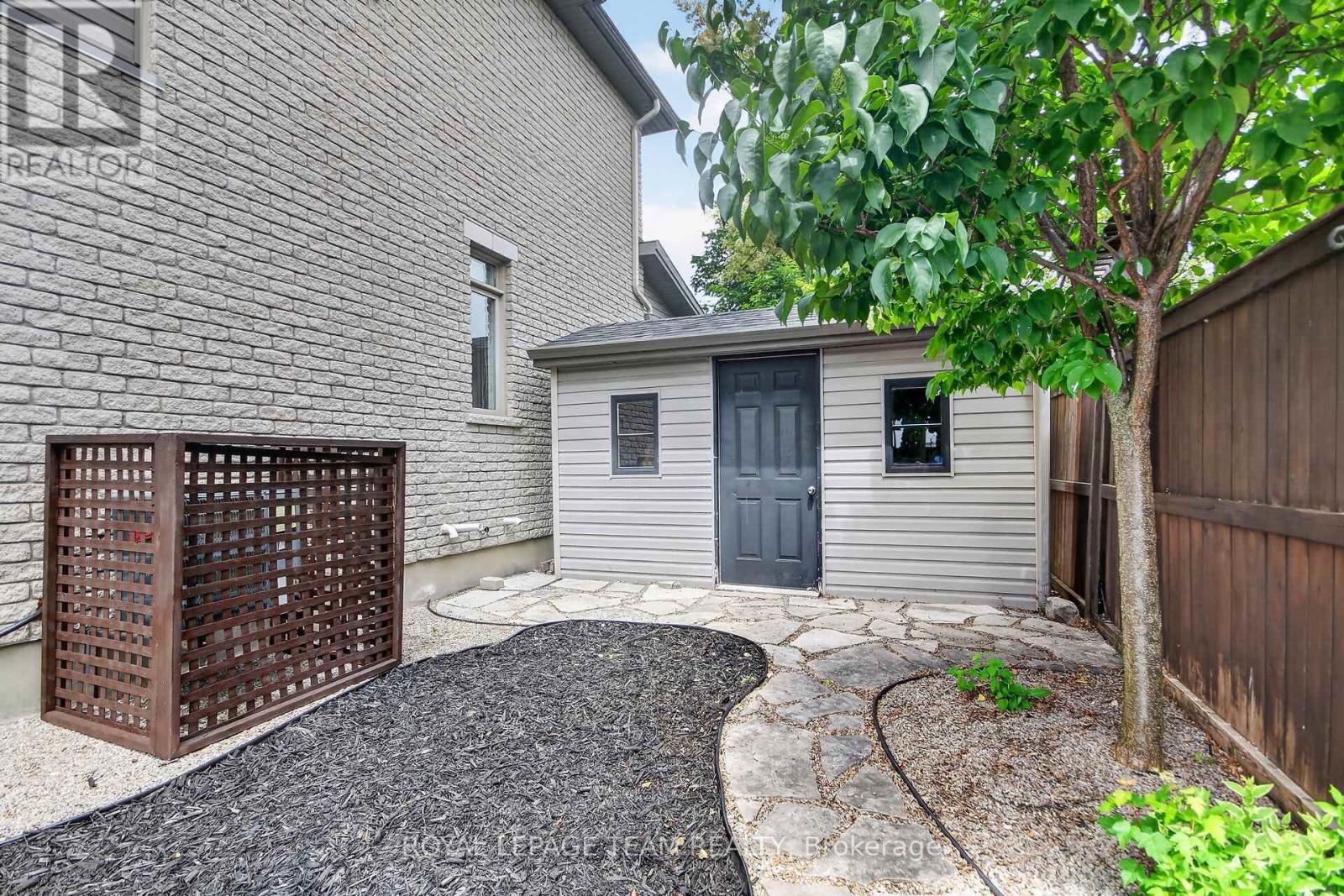 111 HAWKESWOOD DRIVE - Image 40