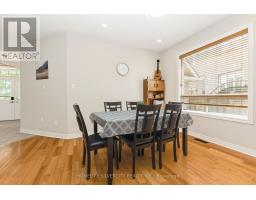 Living room - 6 Aria Lane, Brampton, ON L6S6J5 Photo 8