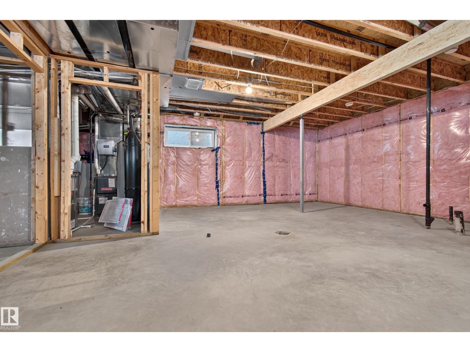 11167 62 AV NW - 55