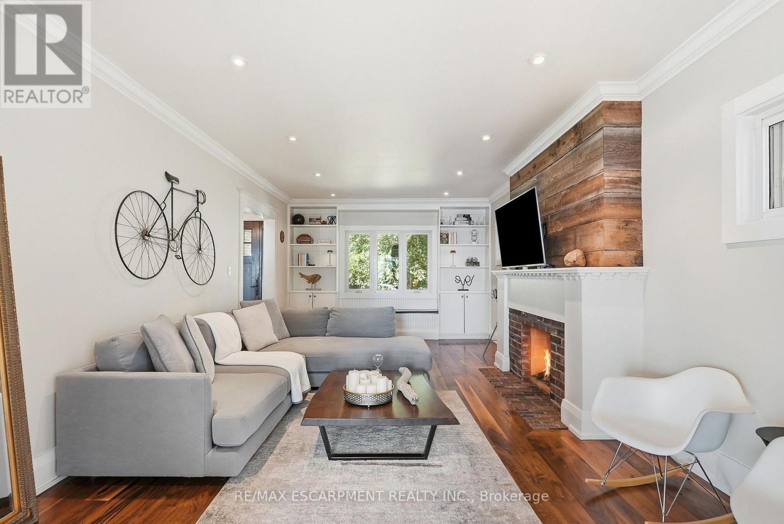 54 CUMBERLAND DRIVE - 13