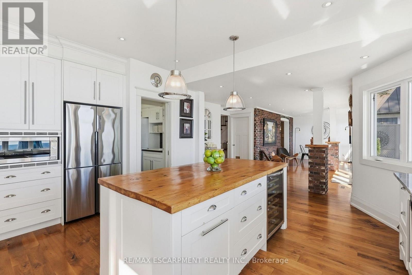 54 CUMBERLAND DRIVE - 21