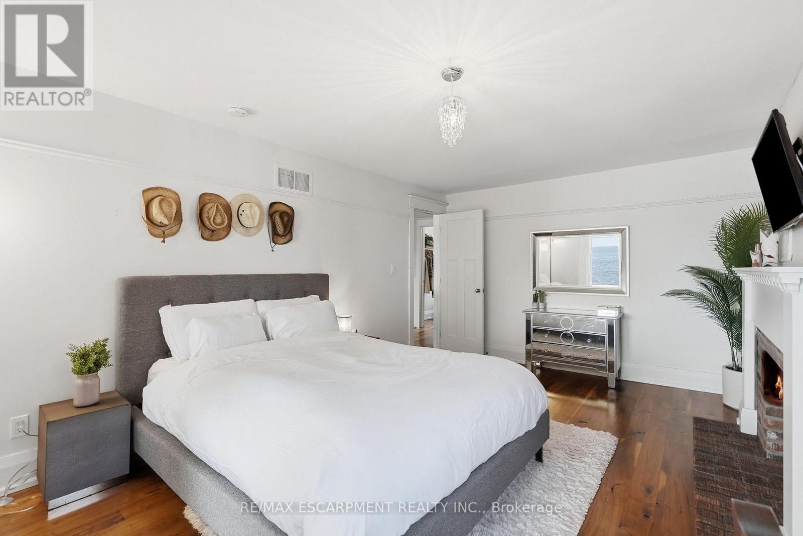 54 CUMBERLAND DRIVE - 35