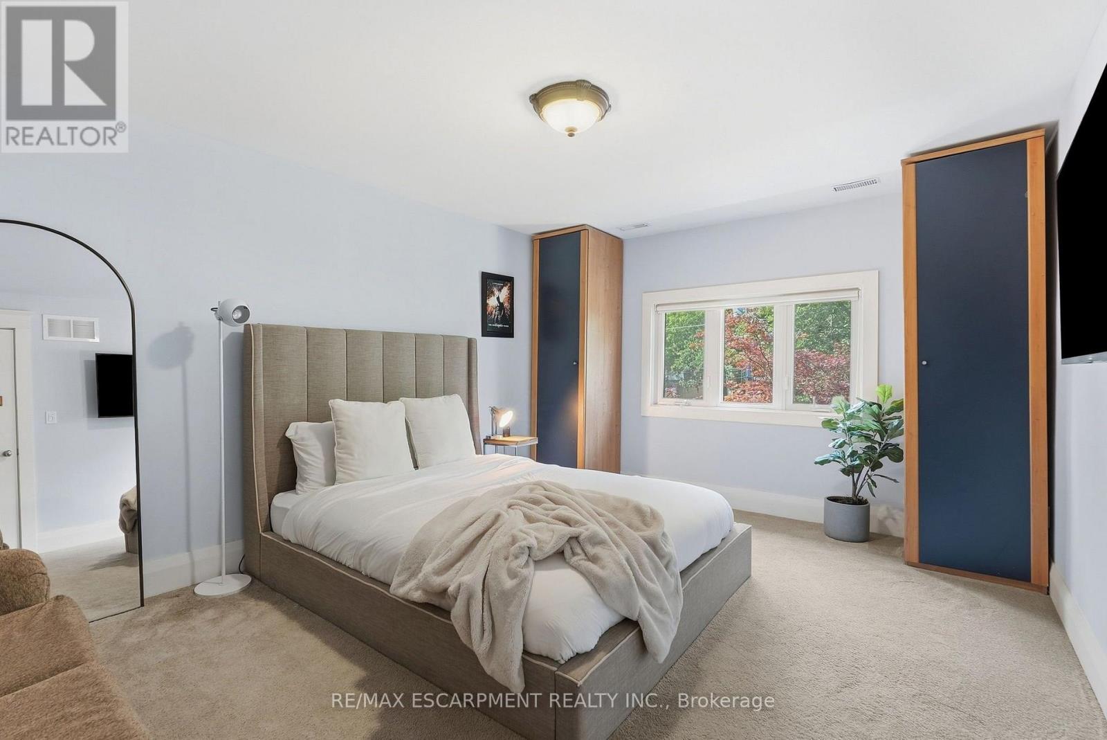 54 CUMBERLAND DRIVE - 37