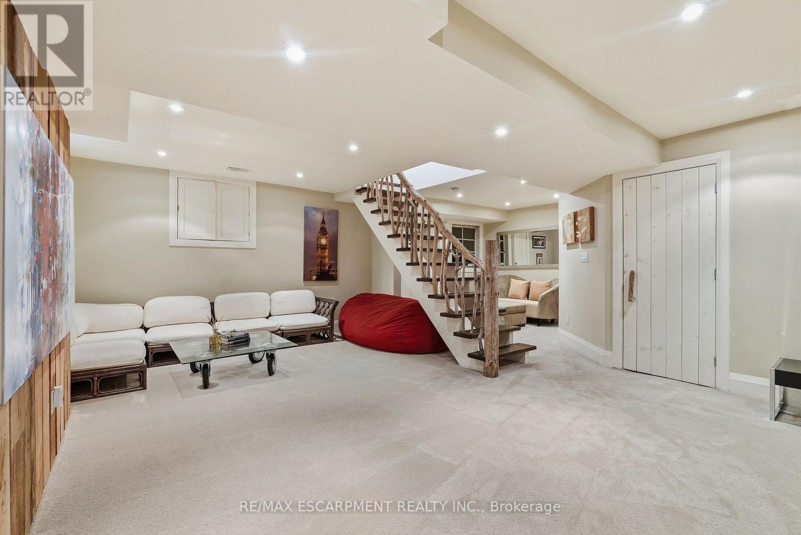 54 CUMBERLAND DRIVE - 40