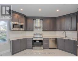 903 Blyleven Boulevard, Mississauga, ON L5V2J3 Photo 12