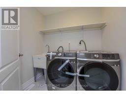 903 Blyleven Boulevard, Mississauga, ON L5V2J3 Photo 17