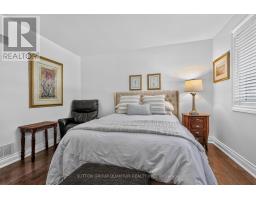 Bedroom 2 - 2233 Oneida Crescent, Mississauga, ON L5C1V7 Photo 11