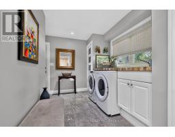 2233 Oneida Crescent, Mississauga, ON L5C1V7 Photo 19