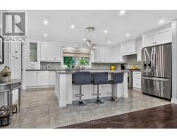 Kitchen - 2233 Oneida Crescent, Mississauga, ON L5C1V7 Photo 8