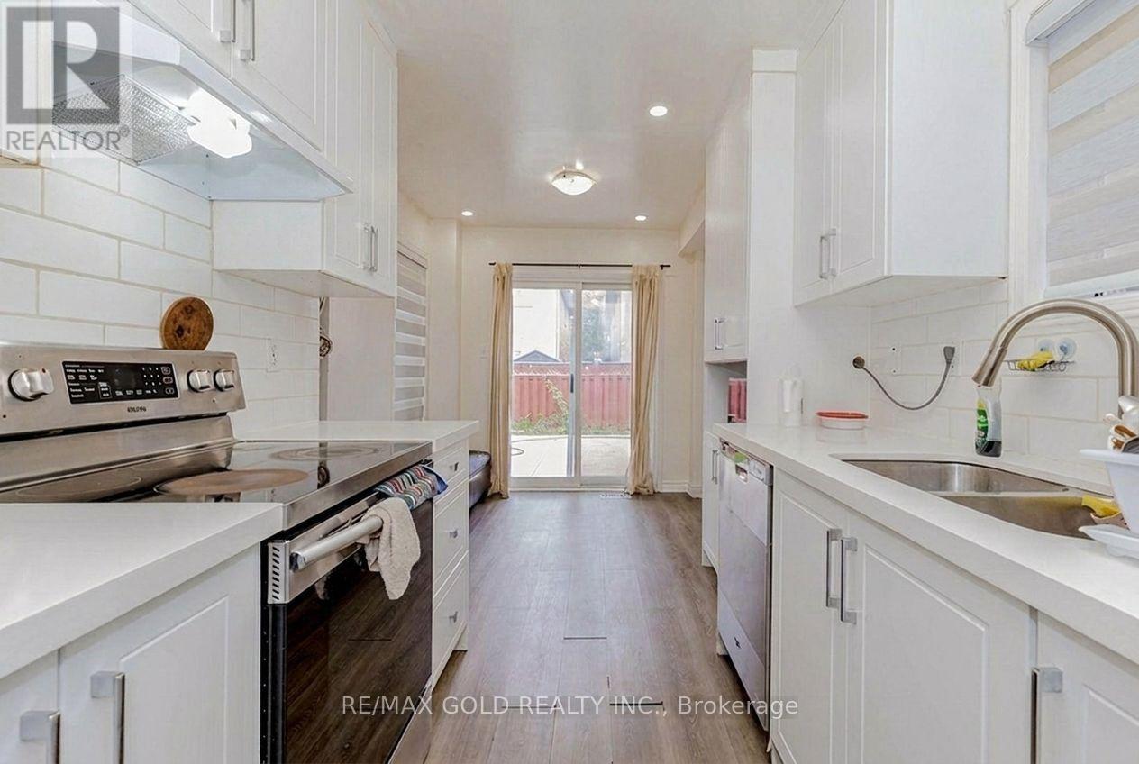 35 RIDGEFIELD COURT, Brampton (Vales of Castlemore) — photo 7
