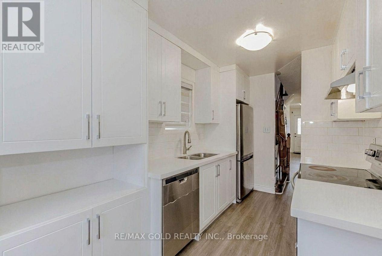 35 RIDGEFIELD COURT, Brampton (Vales of Castlemore) — photo 8