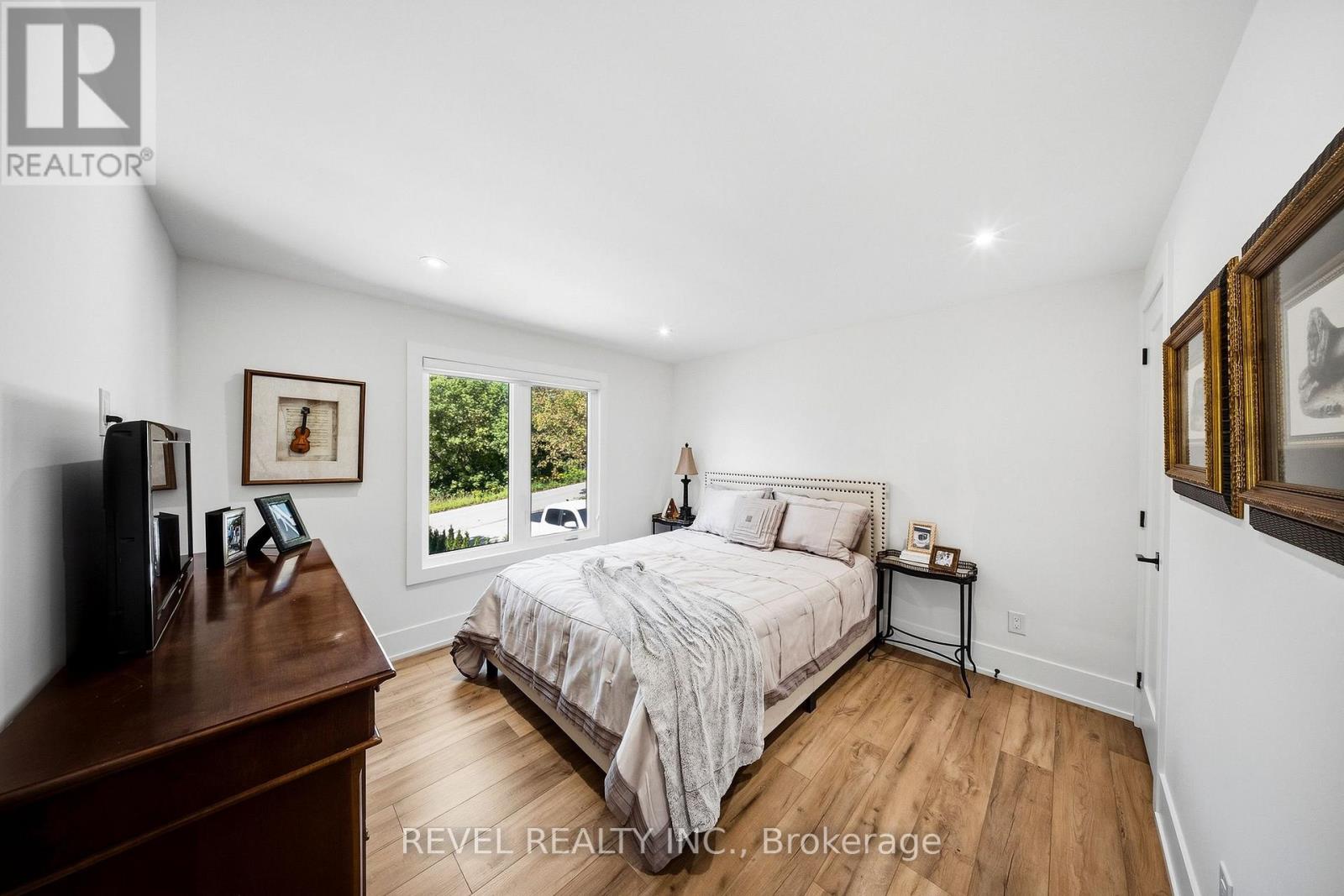 222 ALBERT STREET - 23