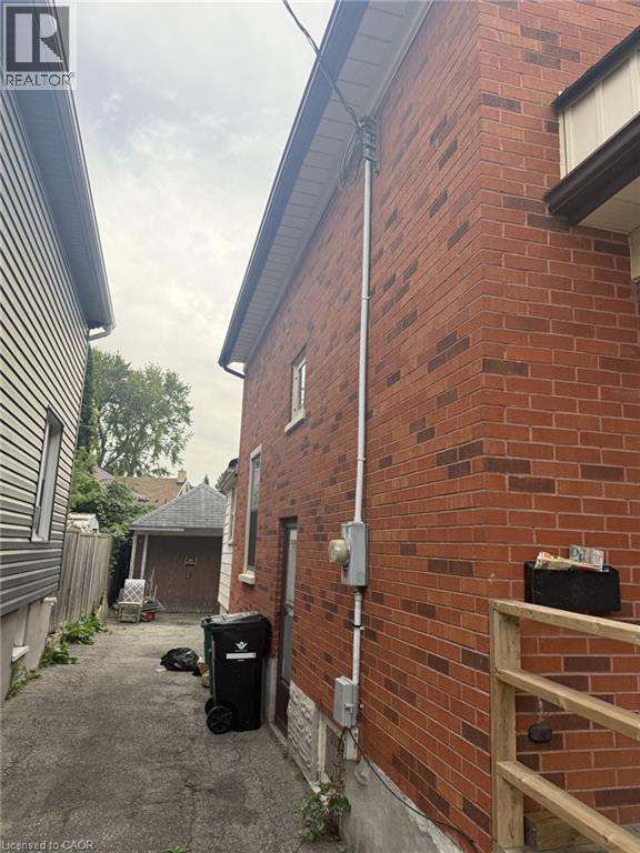 429 PARK Street, Kitchener — photo 5